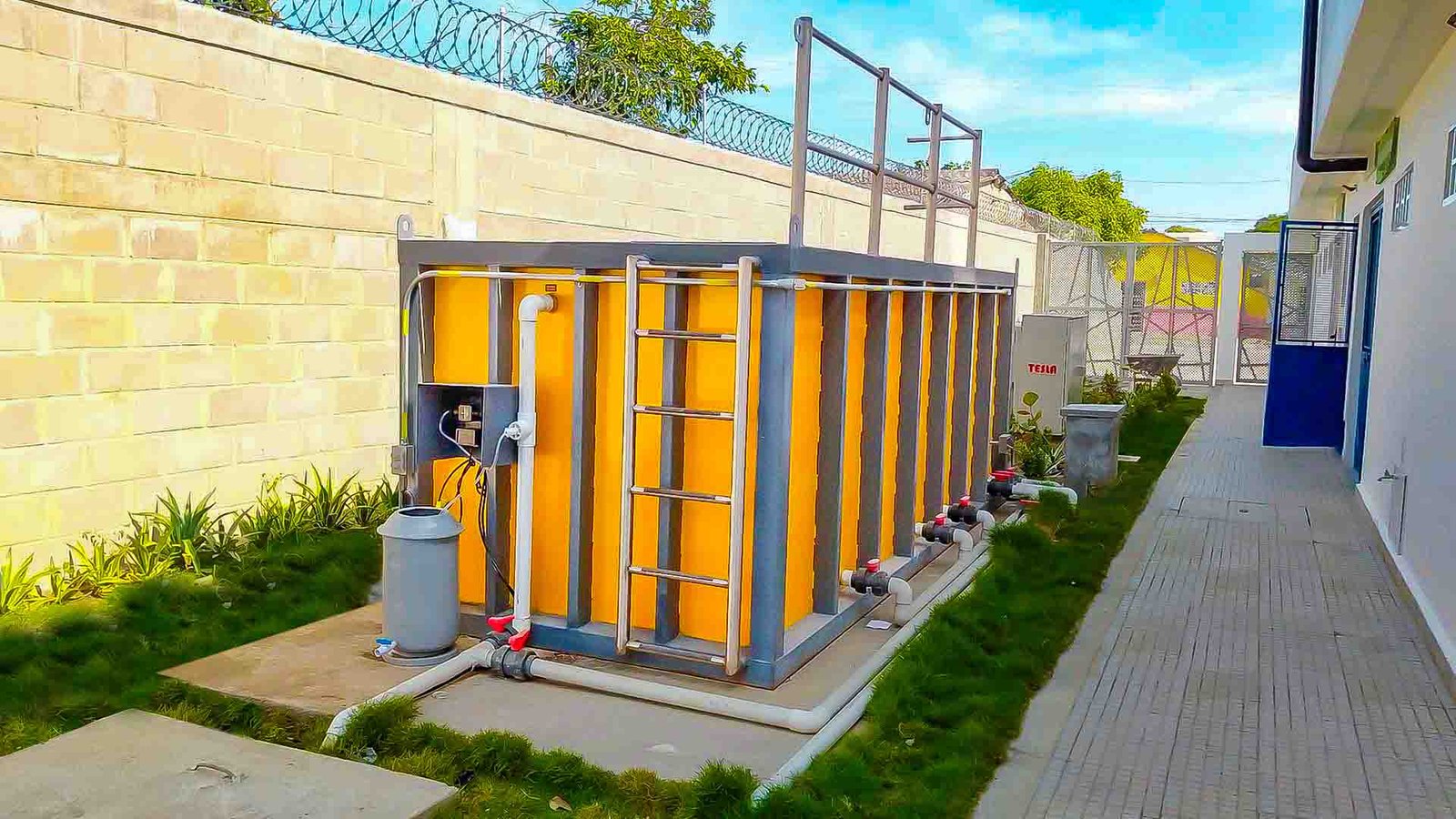 Planta contenedorizada para tratamiento de aguas residuales y agua potable COD 080: RED HOSPITALARIA PASO GALÁN