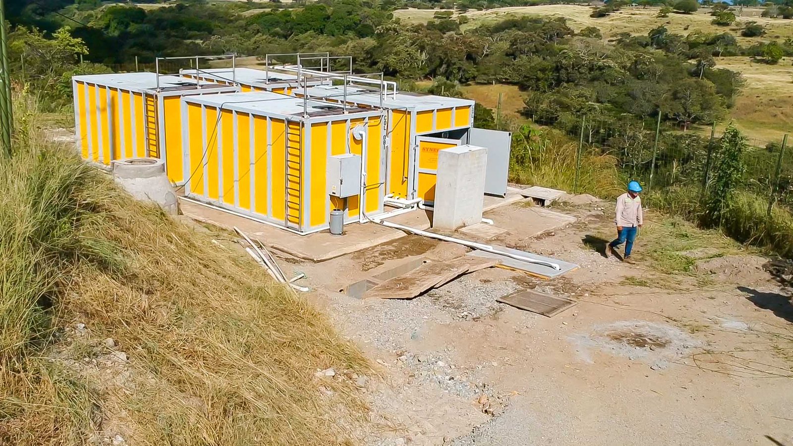 Planta contenedorizada para tratamiento de aguas residuales y agua potable COD 081: GRUPO CONSTRUCTOR MERAKI