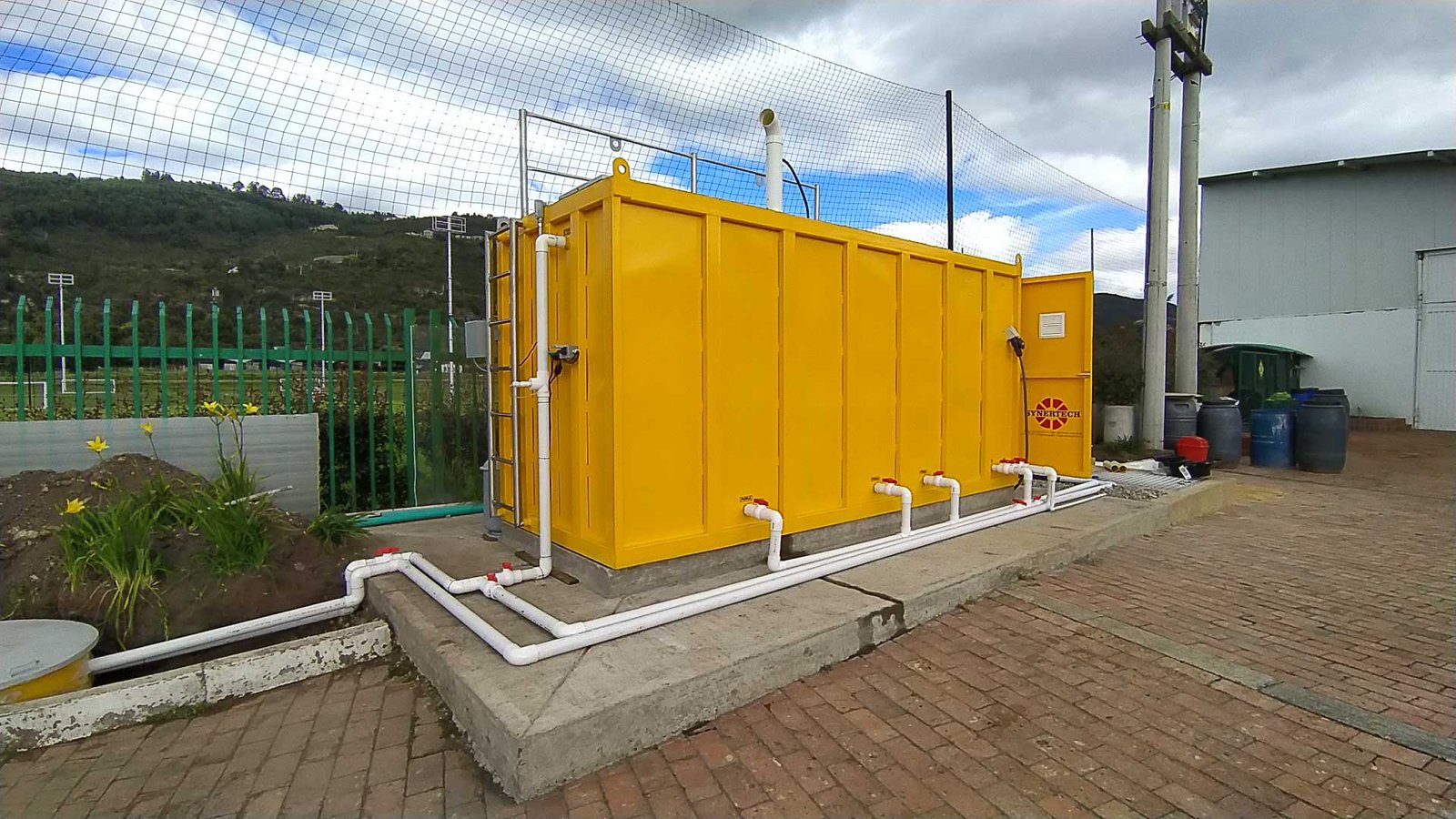 Planta contenedorizada para tratamiento de aguas residuales y agua potable COD 155: AMBIENTE GLOBAL - PRIMAX