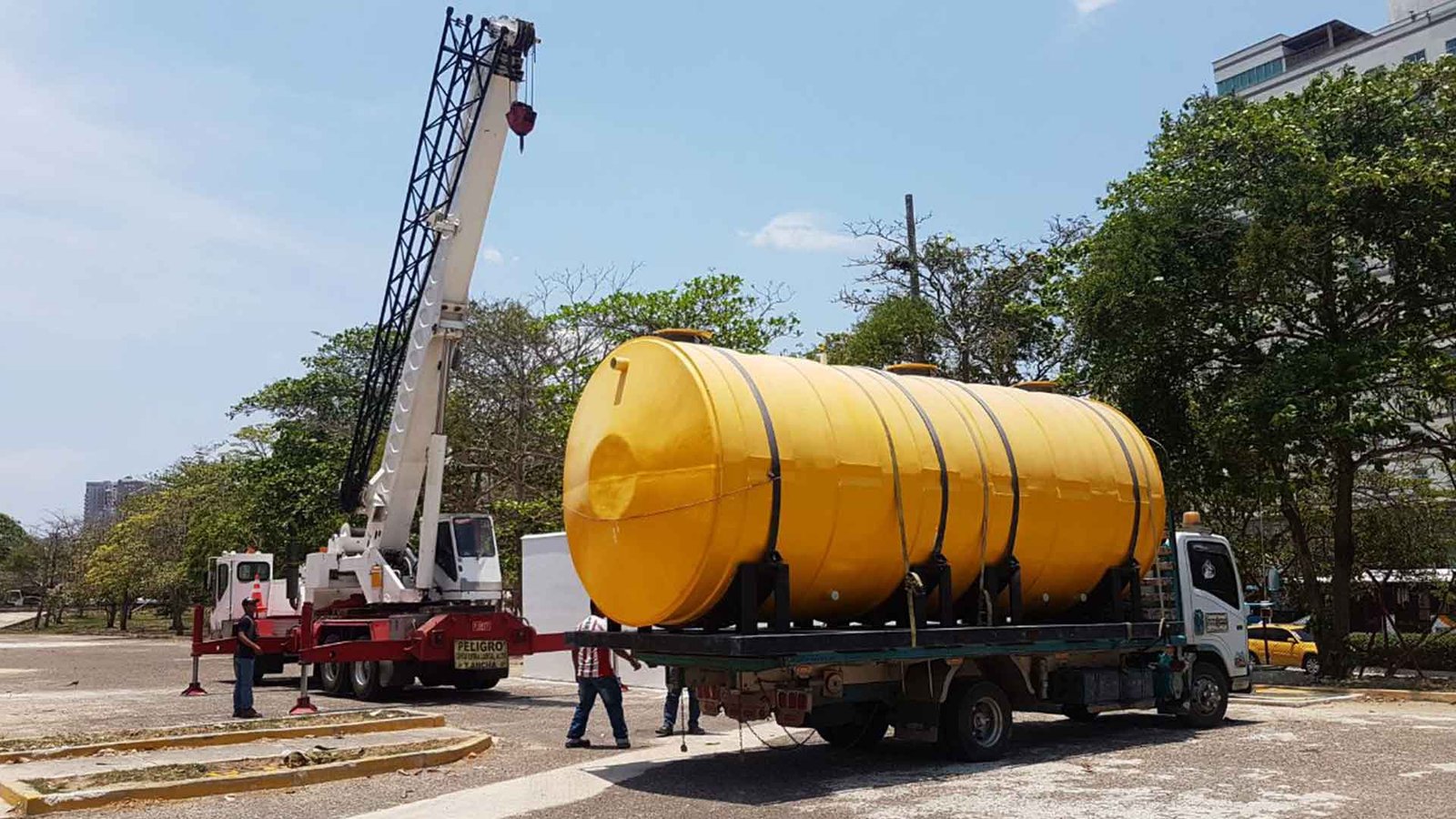 Tanques y filtros en fibra de vidrio para tratamiento y almacenamiento de agua: Ptar Makro