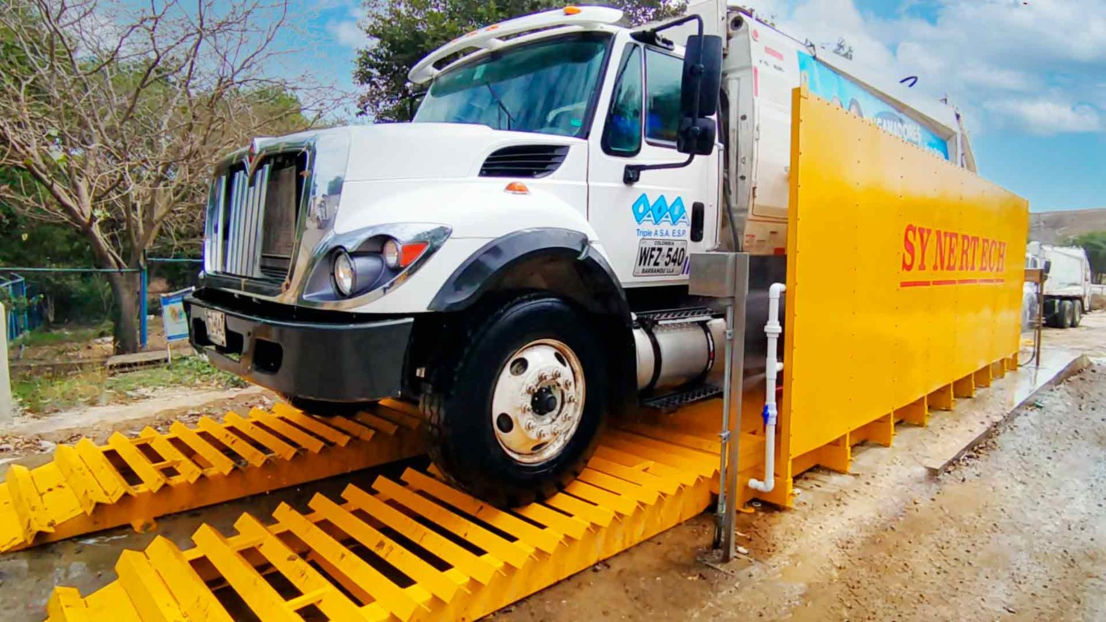 Sistema de lavado de llantas, vehículos y tanques decantadores COD 178 - 179: TRIPLE A